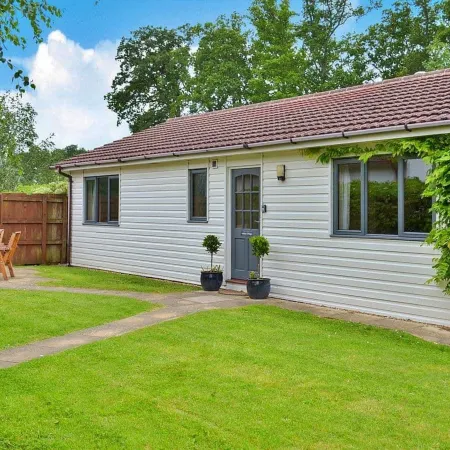 Bungalow in Bovey Tracey with Hot Tub