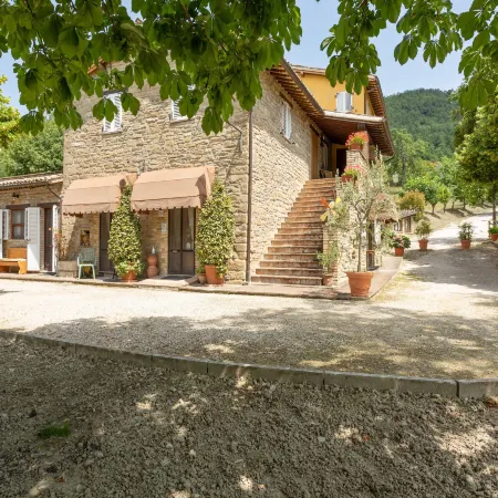Apartment in Umbria near Majestic Mountains