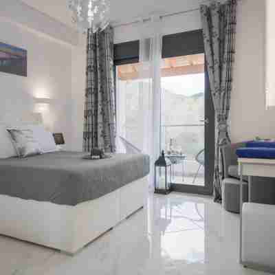 Villa in Messonghi with Pool and Sea Nearby Rooms