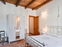 Relaxing Tuscan Home with WiFi