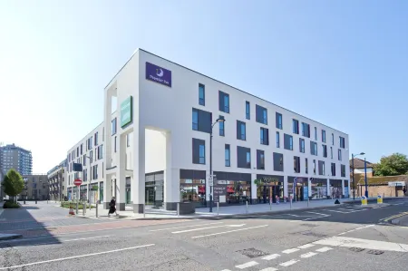Premier Inn Addlestone hotel Отели в г. Шеппертон