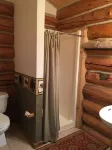 “Deer” Log Cabin with 2Q Log Beds, Bath and Kitchenette