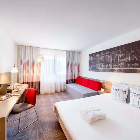 Novotel Poznan Malta Отели рядом с достопримечательностью «Мальтанское озеро»