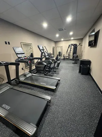 Force on 5th Avenue Hotel