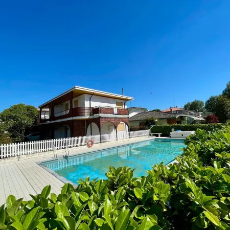 Peaceful House with Pool and Terrace