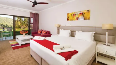 Piekenierskloof Mountain Resort by Dream Resorts Отели в г. Фелддриф