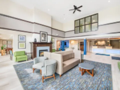 Holiday Inn Express & Suites DELAFIELD by IHG Hotels in Delafield