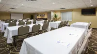 Holiday Inn Express & Suites ROGERS by IHG - parking