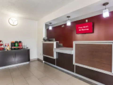 レッド ルーフ イン モンティーグル - I-24 モンティーグルのホテル