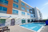 Holiday Inn Express & Suites Mckinney - Frisco East