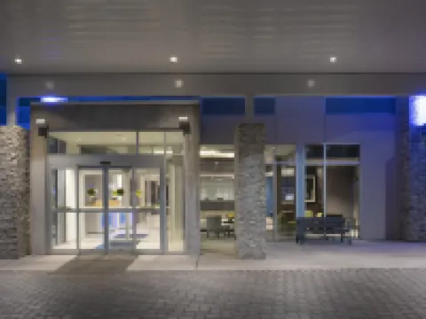 Holiday Inn Express & Suites NORTH BRUNSWICK by IHG Hotels in Middlesex County