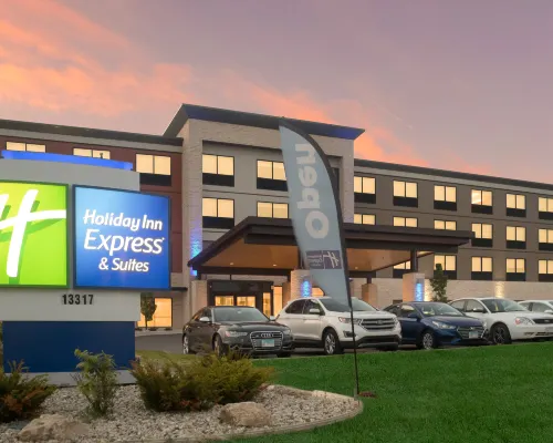 Holiday Inn Express & Suites RACINE by IHG Hotels in Racine County