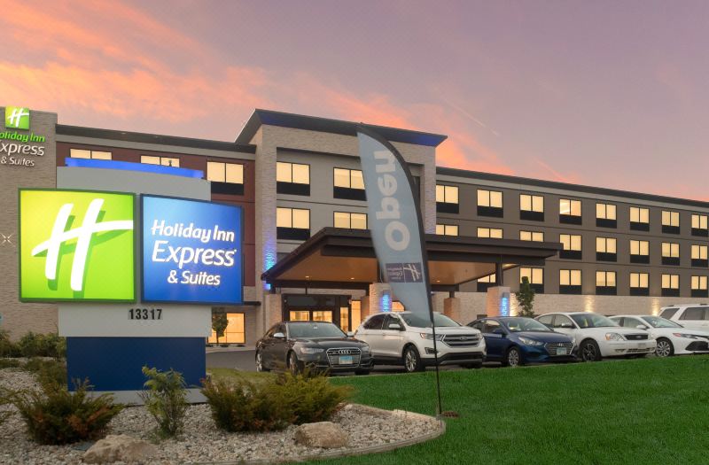 Holiday Inn Express & Suites Racine by IHG