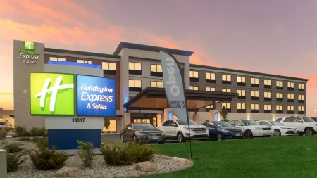 Holiday Inn Express & Suites Racine