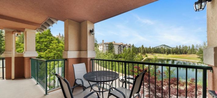 Borgata Lodge Hotels in Kelowna