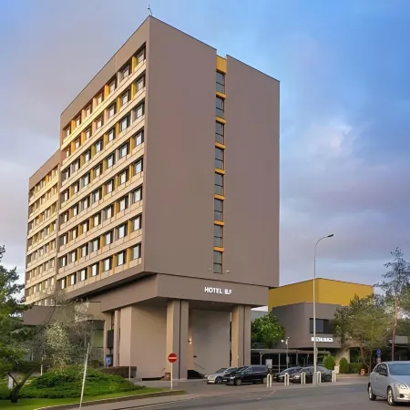 Hotel Ilf Отели рядом с достопримечательностью «Прага 11»