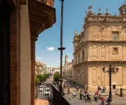 Serras Sevilla - مسبح