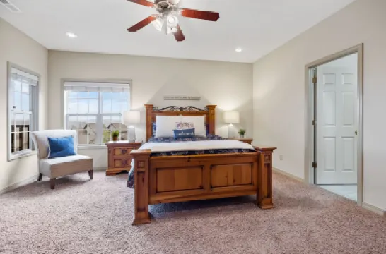 The Gathering Place - Minutes to 61-Acre Theme Park Hotels in 