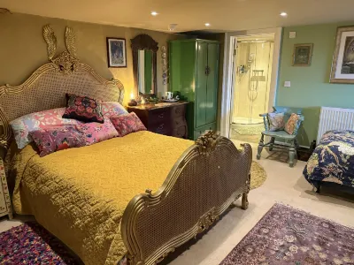 The Covenstead Hotels near Bodylight Therapy