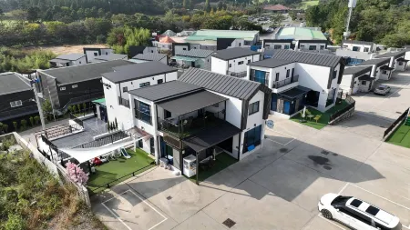 Gyeongju The Hidden Private Pool Villa Отели рядом с достопримечательностью «Бомун-Лейк-Курорт»