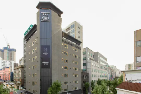 Incheon Day&Night Hotel Отели рядом с достопримечательностью «Juan Central Church»