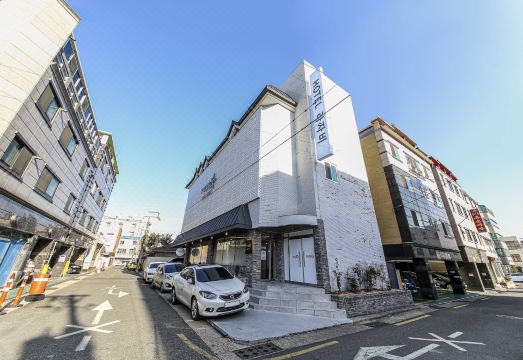 호텔 라자비