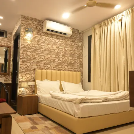Hotel SLR Grand Haven