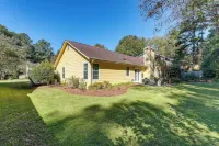 2 Mi to Ksu: Family Home w/ Games, Near Parks - Wifi
