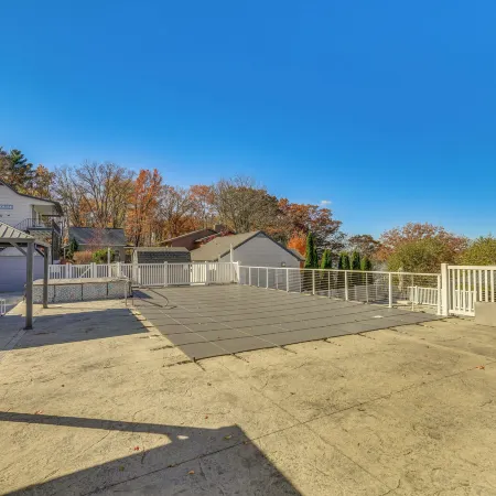 Steps to Lake Tanglwood: Tranquil Wooded Retreat