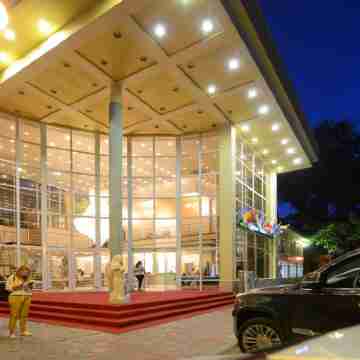 Hotel Queen Vera Hotel Exterior