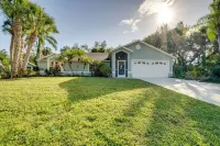 4 Mi to Port Charlotte Town Center: Group Retreat! - 2-Star