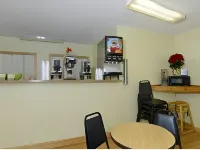Americas Best Value Inn- St. Ignace - breakfast
