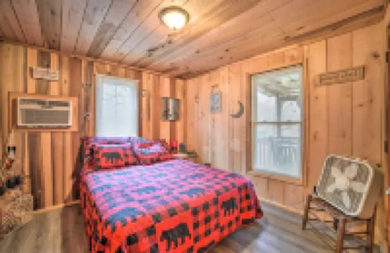 Remote Kentucky Cabin w/ Fire Pit & 2 Ponds