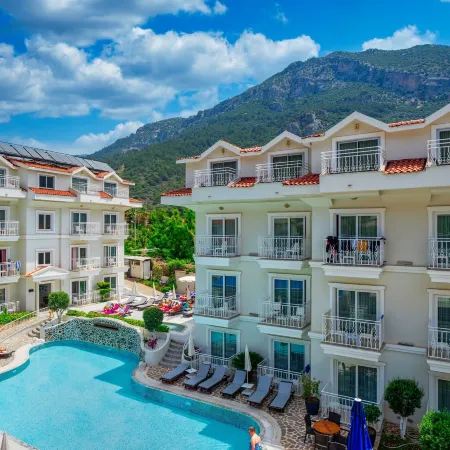 Montebello Deluxe Hotel