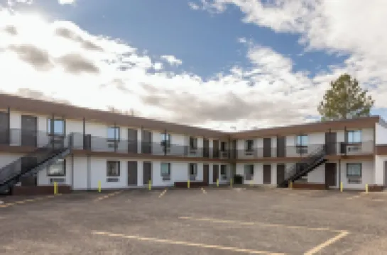 Days Inn by Wyndham Wheatland Hôtels à : 