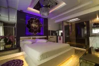 GOLDEN MOTEL Hotels in 