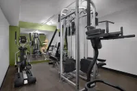 Spark by Hilton Denver East I 70 - Phòng Gym