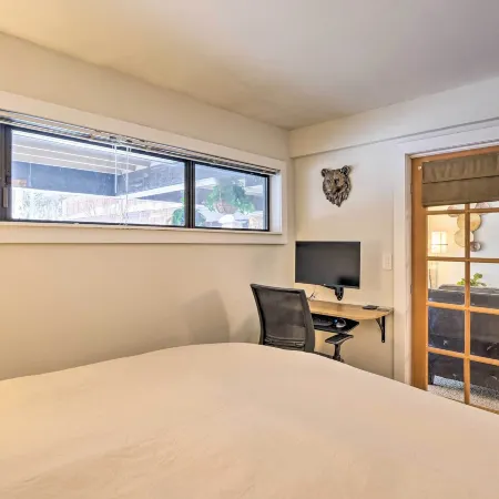 Ski-in/Ski-Out Condo w/ Hot Tub on Copper Mountain