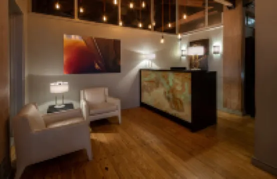 Harbor House Hotel and Marina at Pier 21