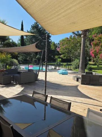 Renovated Catalan farmhouse, 2 minutes from the centre of Céret, not overlooked.