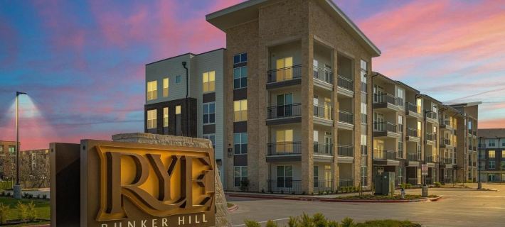 Landing Furnished Apartments - Garland Hotels in Garland