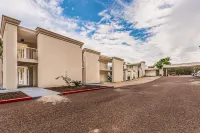 Motel 6 Cleveland, TX - Parkplatz