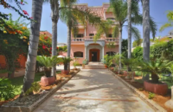 卡薩布蘭卡旅館 鄰近Oasis Railway Station的酒店