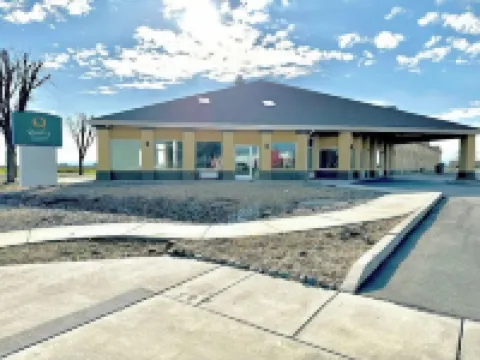 Quality Inn & Suites Willows Hotels in Willows