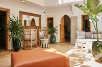 Ryad Selyen - Hotel/Alloggi familiari