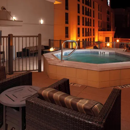 Courtyard Memphis Downtown