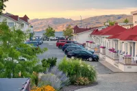 Kettle Valley Beach Resort - Motels