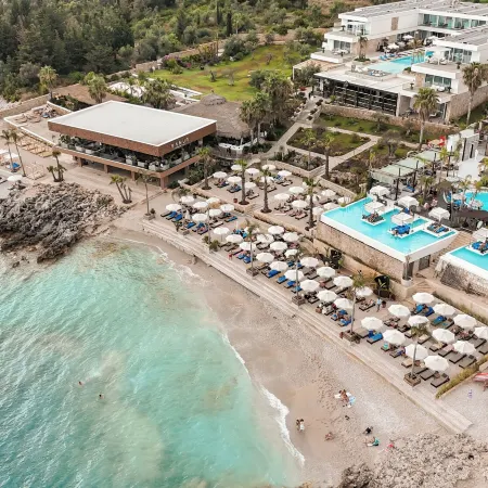 Empire Beach Resort ADULTS ONLY Отели рядом с достопримечательностью «Пляж Паласа»