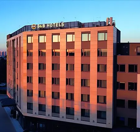 B&B Hotel Warsaw East Отели рядом с достопримечательностью «Галерея Ле Герн»