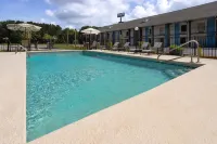 Days Inn by Wyndham Hardeeville Near Hilton Head - Pool